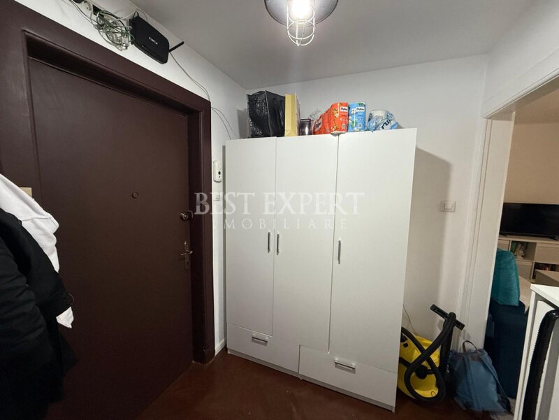Calea Calarasi, apartament 2 camere bine conectat si incalzit cu centrala termica, 2 min P. Muncii.